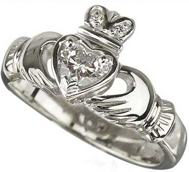 Solvar Claddagh Engagement Ring