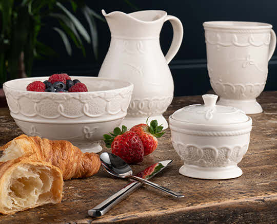 https://theirishgifthouse.com/contents/media/belleek-celtic-lace.jpg