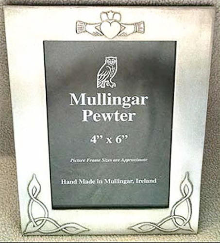 https://theirishgifthouse.com/contents/media/l_mullingar-pewter-picture-frames-claddagh_20200207160806.jpg