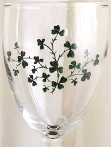 Notre Dame Fighting Irish Shamrock 2-Piece 16oz. White Wine Glasses Set